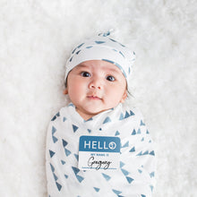 Load image into Gallery viewer, Lulujo Hello World Blanket and Knotted Hat - Navy Triangles
